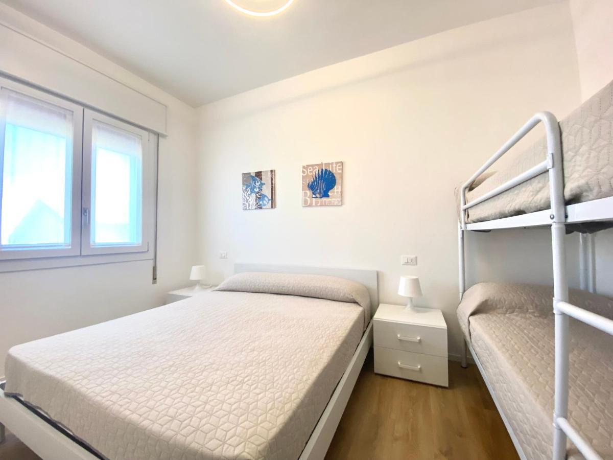Maria Luisa - Piazza Mazzini - 30 Mt Dal Mare - * Lido di Jesolo